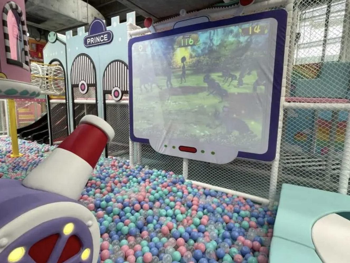 Kids Kids Playhouse 九龍灣室內遊樂場買一送一優惠低至 HK$22/位起！20+ 款遊戲區任玩，AR 互動投影、大型波波池放電一流